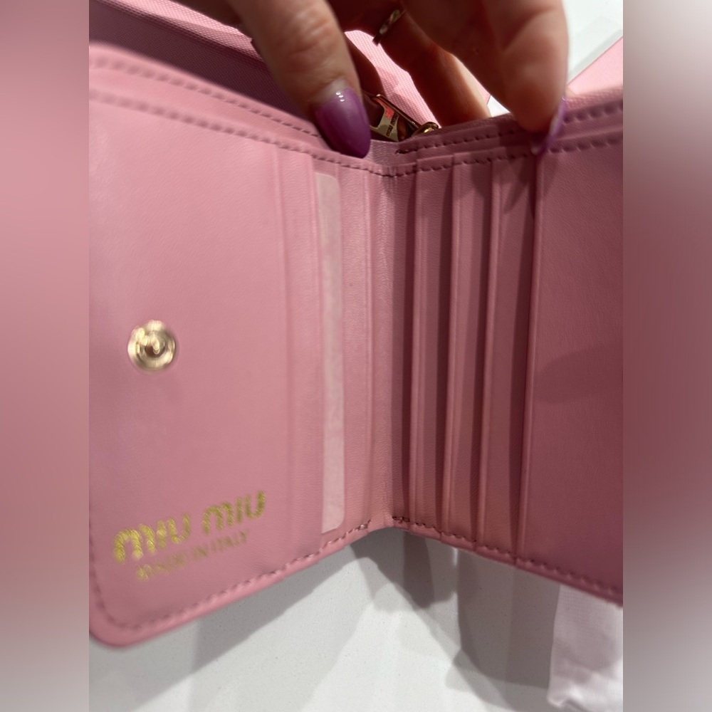 Miu Miu leather zip around wallet Pink 🎀 - Picture 4 of 7
